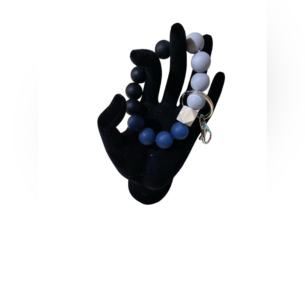 Silicone bead wristlet